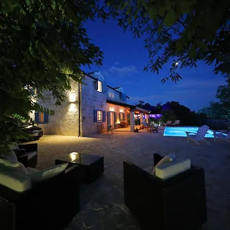 Mare Villa