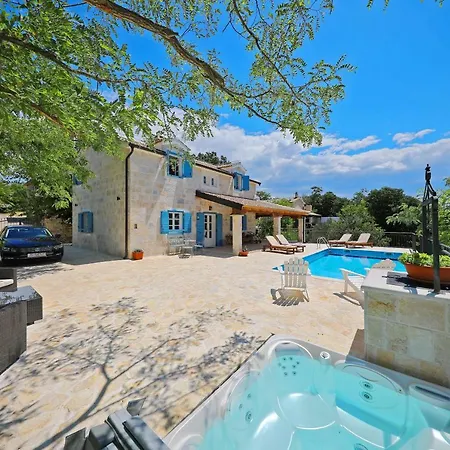 Mare Villa *